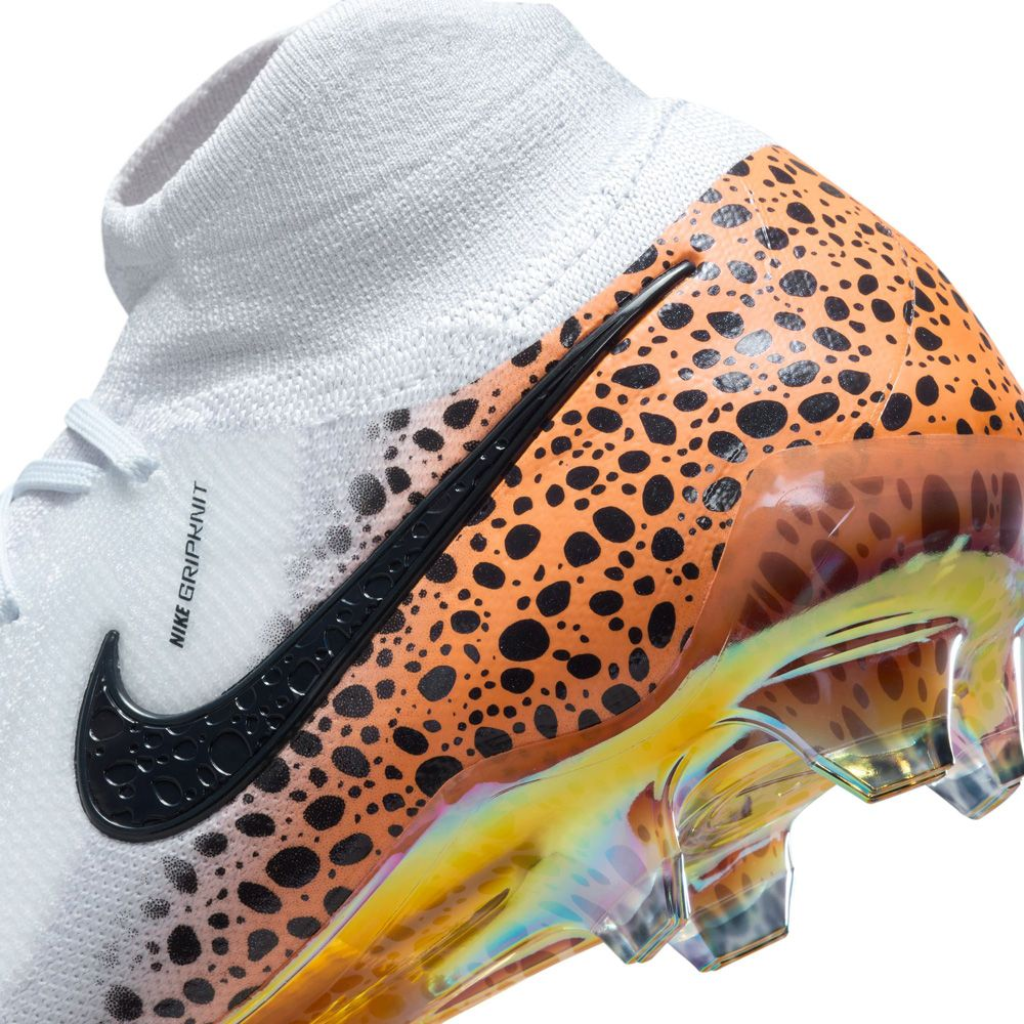 Chuteira de Campo Nike Phantom Luna II Elite FG Electric