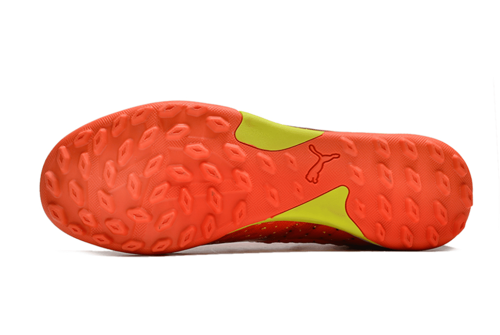Chuteira Puma Future Z 1.4 Society TF The Fearless Pack