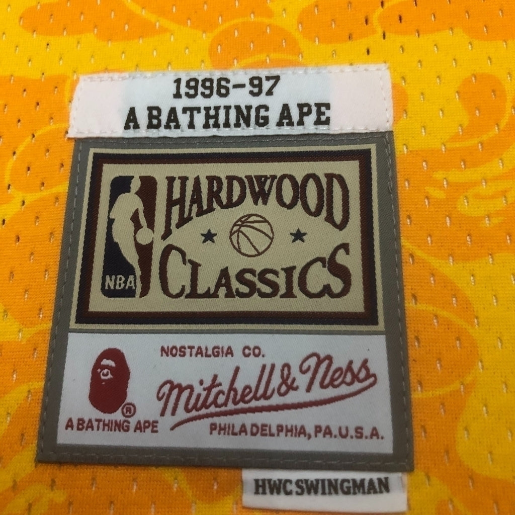 Regata Los Angeles Lakers BAPE X Mitchell & Ness 1996/97 ABC Amarela