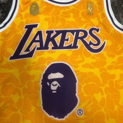 Regata Los Angeles Lakers BAPE X Mitchell & Ness 1996/97 ABC Amarela